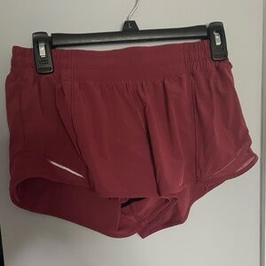 Lululemon Hotty-hot 2.5 inch shorts